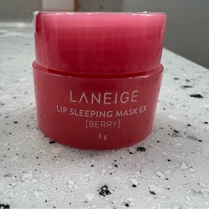 BRAND NEW!!! LANEIGE LIP SLEEPING MASK !!!! Size: 3g Scent: Berry